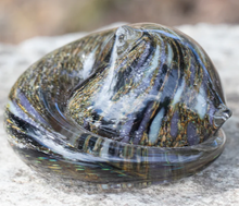 Load image into Gallery viewer, Memorial Curled Glass Cat
