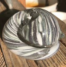Load image into Gallery viewer, Memorial Curled Glass Cat