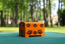 Load image into Gallery viewer, Paw Print Chest Small